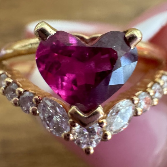 Custom Design RUBY HEART/DIAMONDS 14K YELLOW GOLD RING SIZE 6- APPRAISED @ $3300 - Picture 5 of 8